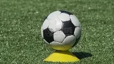 拜仁队2-0完胜斯图加特，凯恩梅开二度